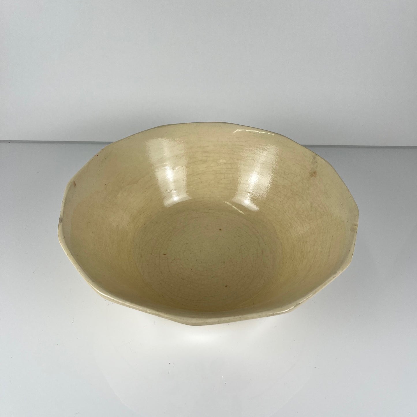 Saladier Sarreguemines motif fleur , première moitié du XXe siècle