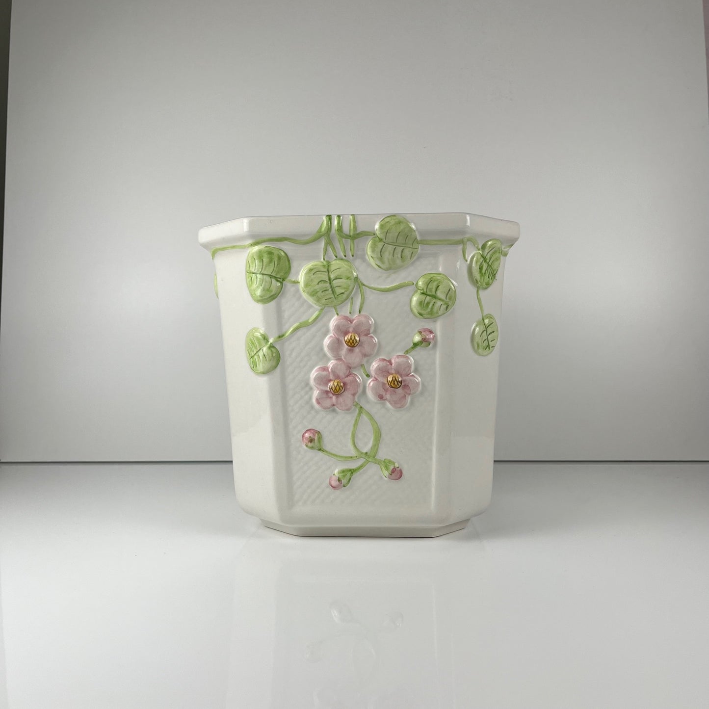 Cache pot en céramique avec relief , Martan , Portugal , 1960/80