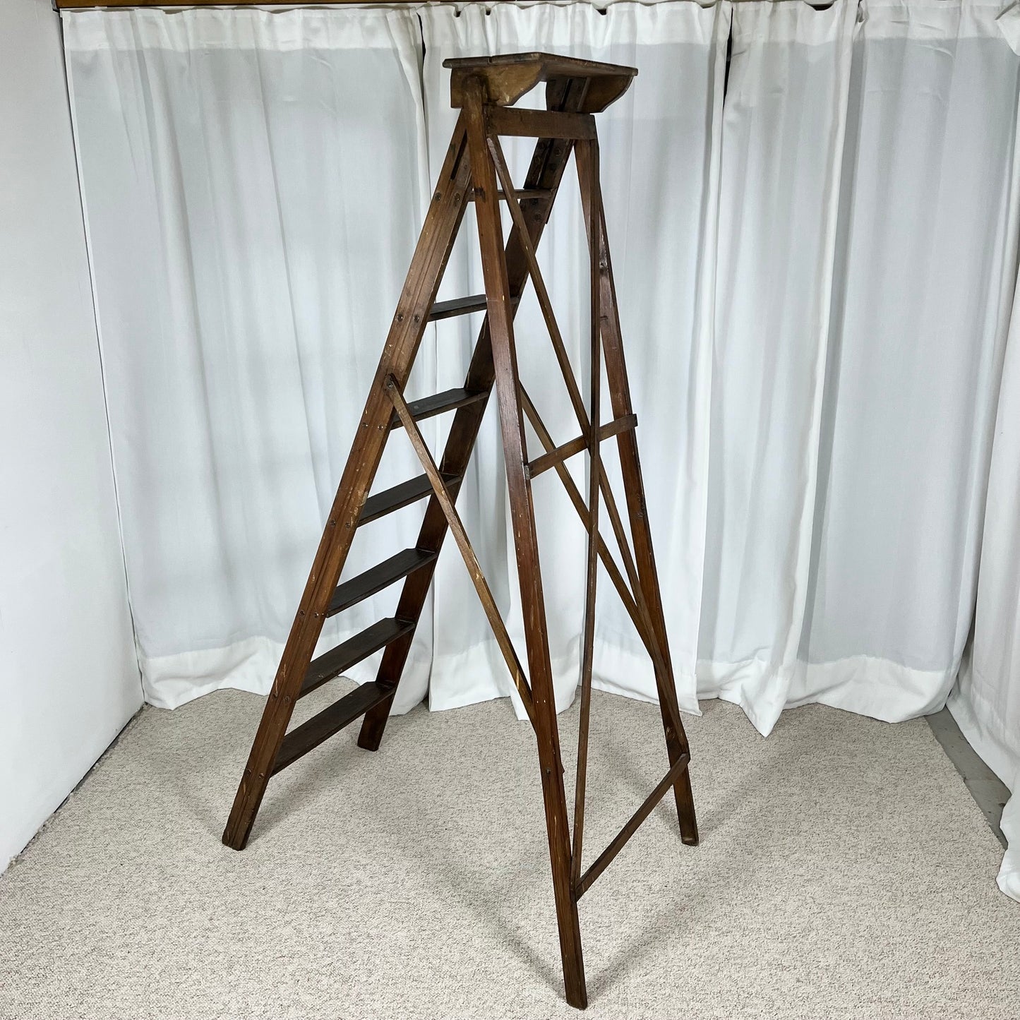 Large wooden painter's stepladder, patinated, 20th century.