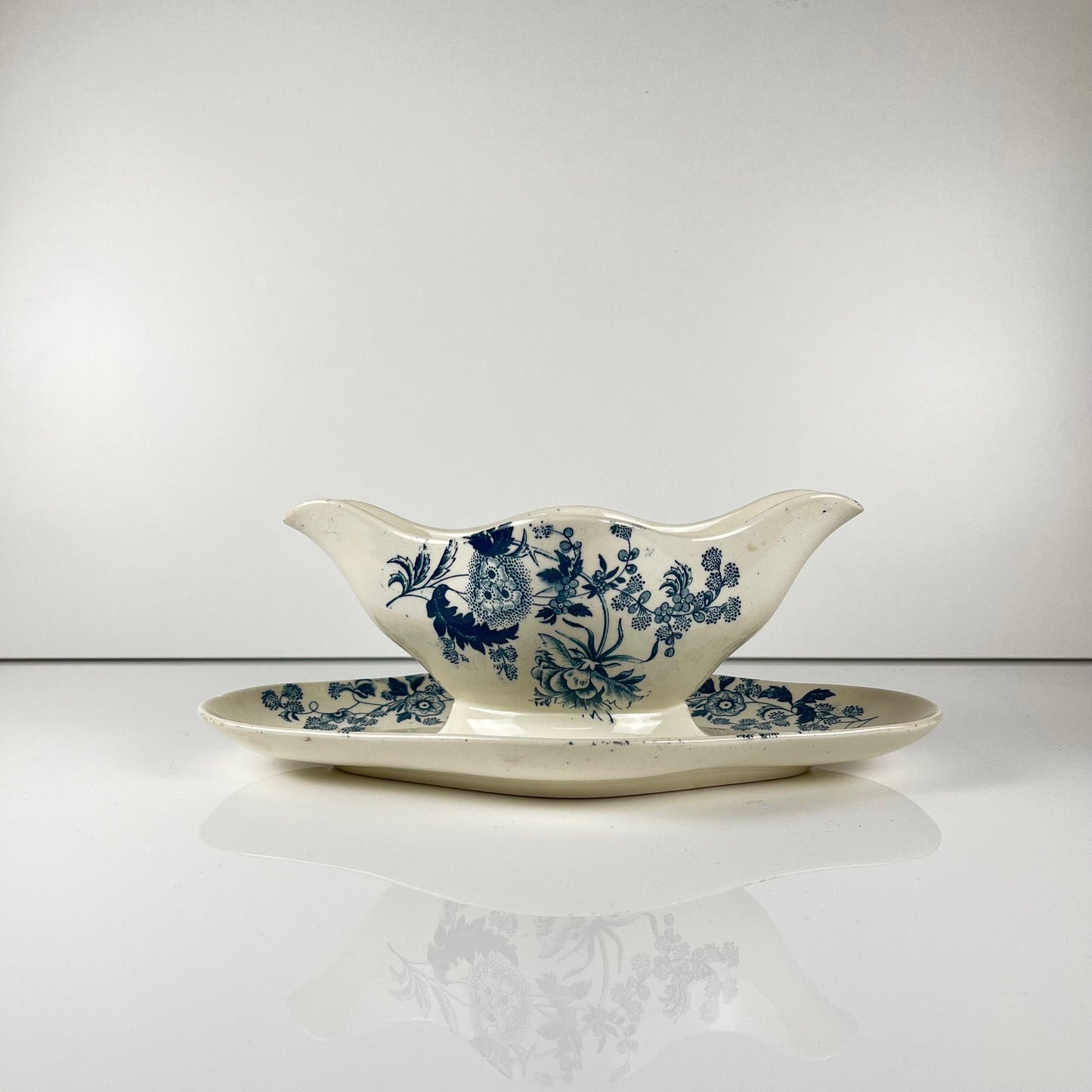 Saucière Longwy fin XIXe "Ycho"