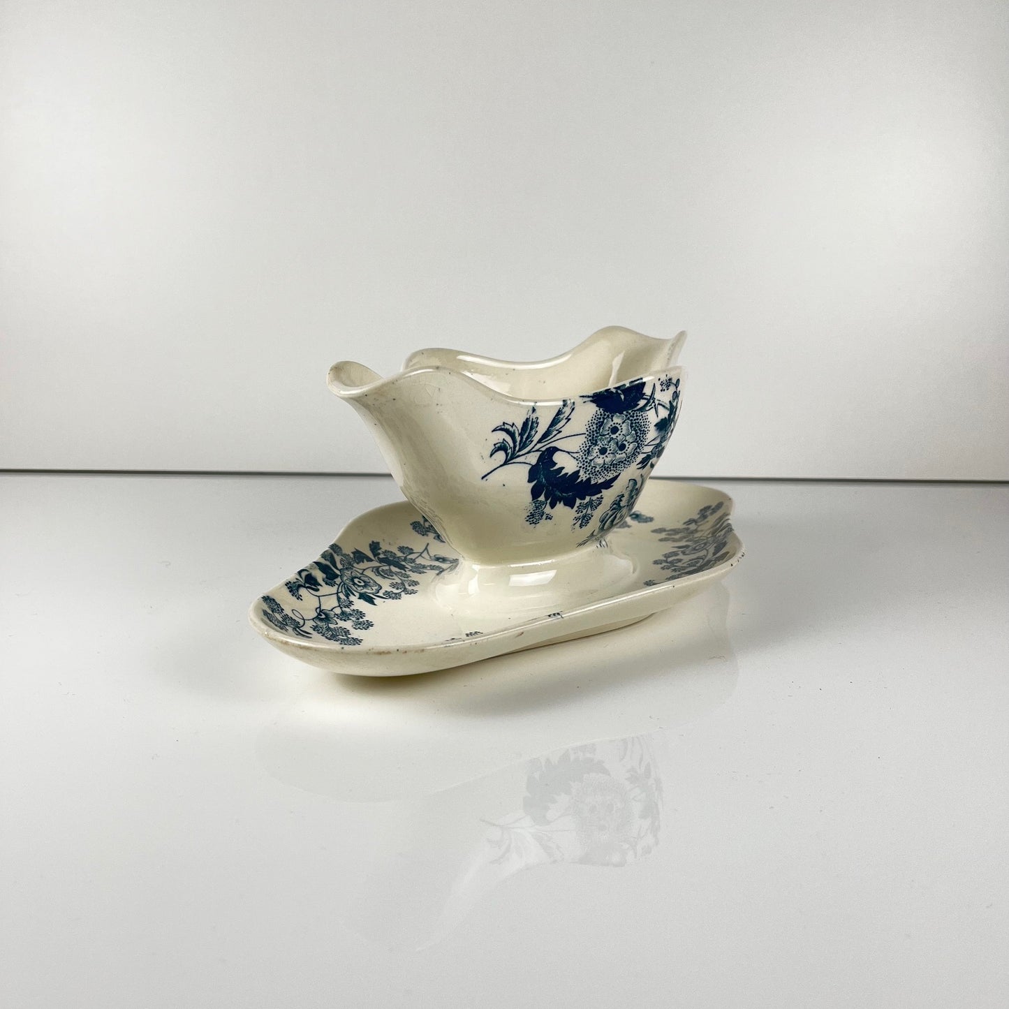 Saucière Longwy fin XIXe "Ycho"