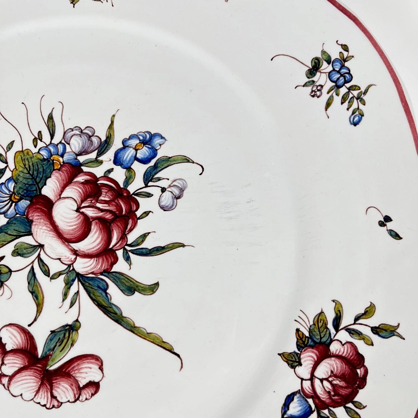 Plat à gateau peint à la main motif rose vers 1960/70