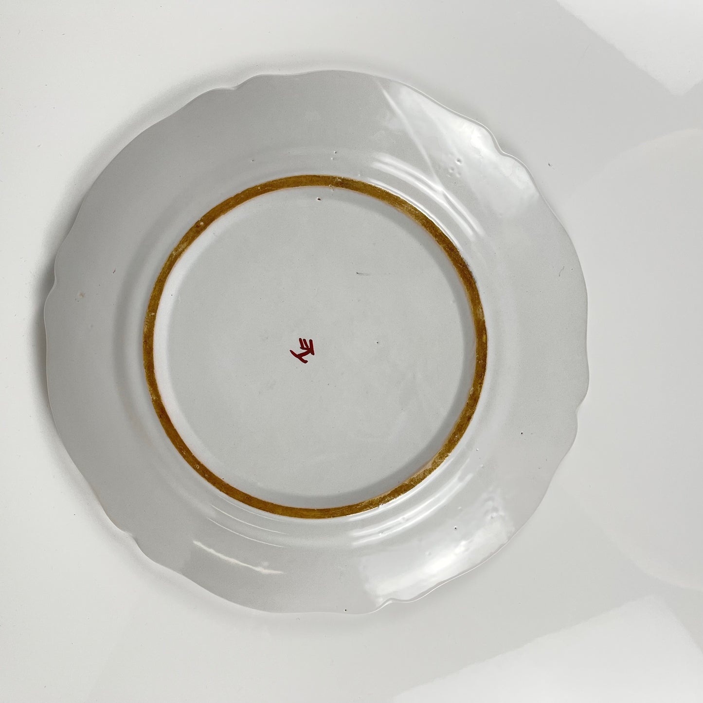 Plat à gateau peint à la main motif rose vers 1960/70
