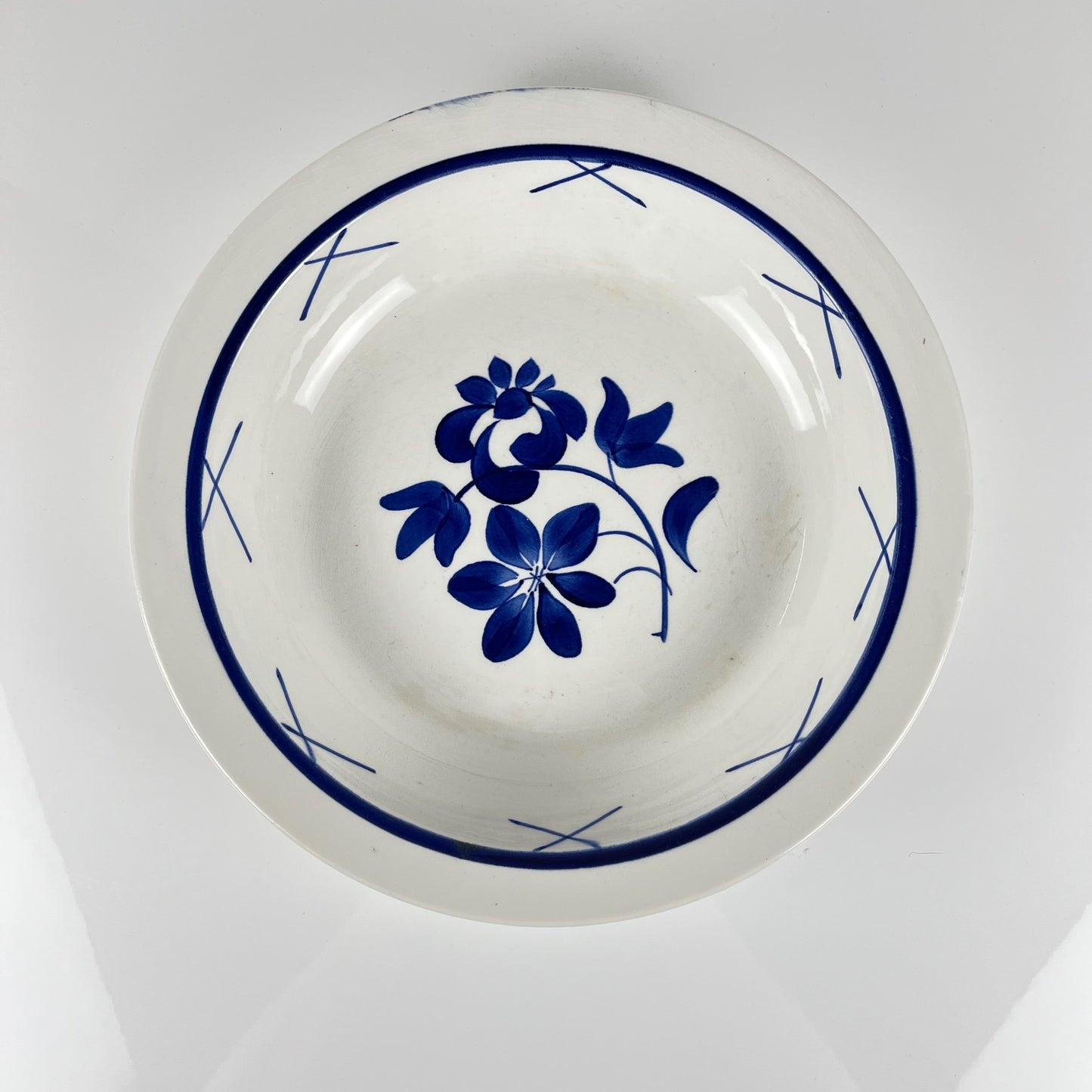 Saladier en porcelaine "Fontainebleau" de Gien, début XXe