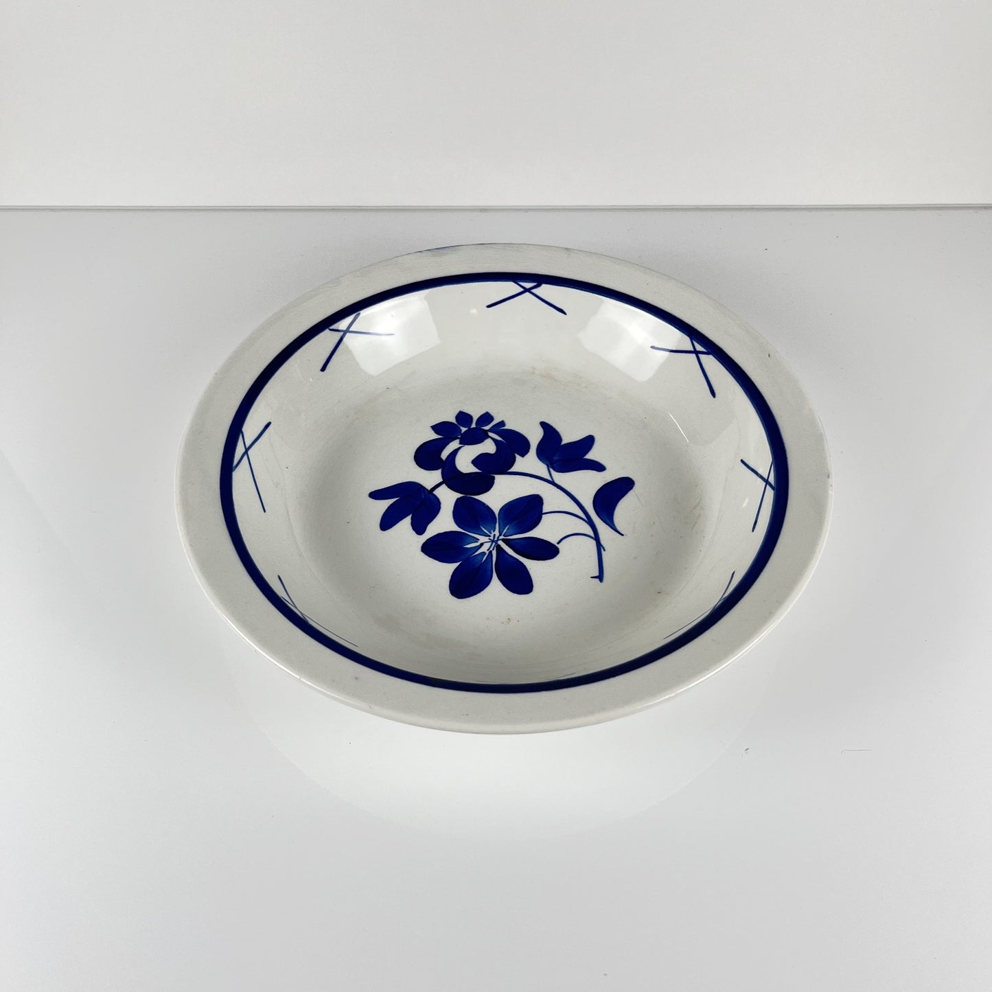 Saladier en porcelaine "Fontainebleau" de Gien, début XXe