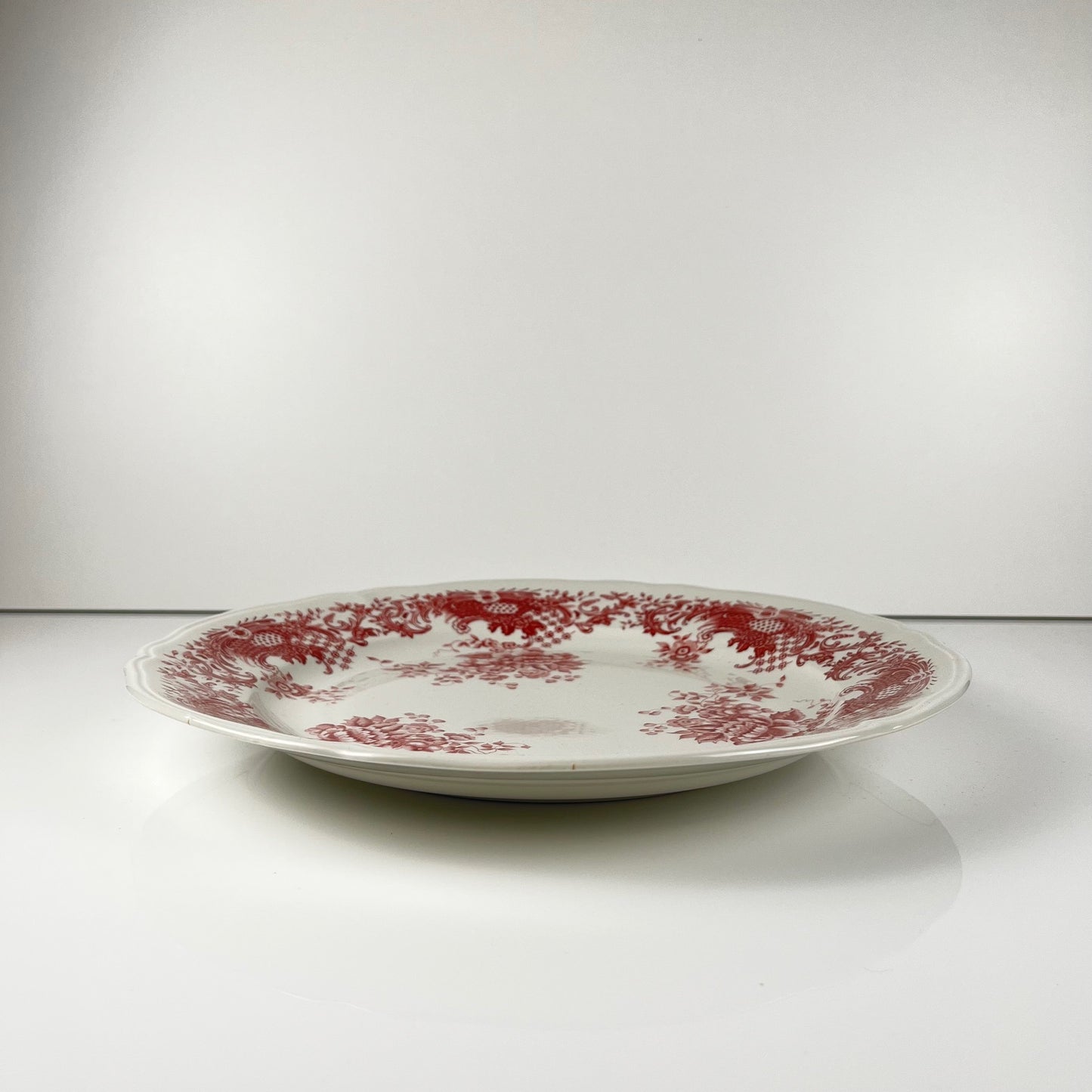 Plat à gateau Villeroy & Boch, modele "Valeria", tons rouge