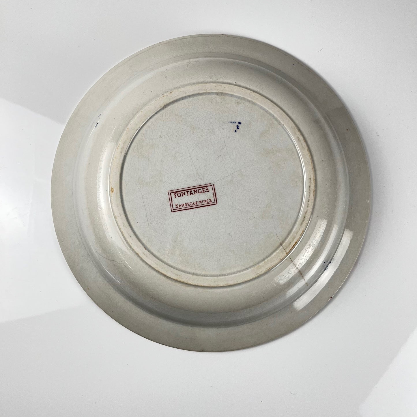 Grand plat creux "Fontange", Sarreguemines,terre de fer, XIX-XXe
