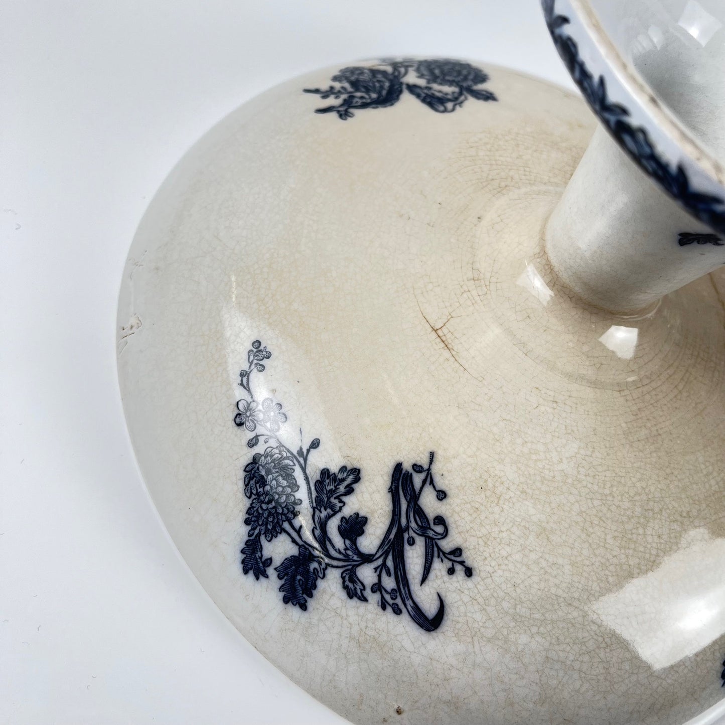 Compotier terre de Fer Pexonne, motif oiseau bleu fin XIXe
