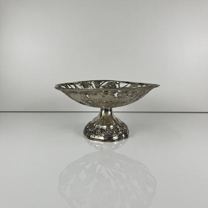 Coupe en métal ajouré motif feuille de vigne et raisin, XX eme s.