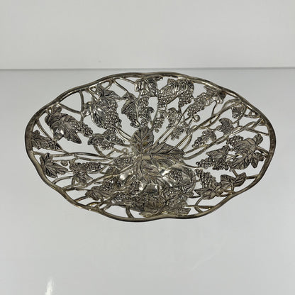 Coupe en métal ajouré motif feuille de vigne et raisin, XX eme s.