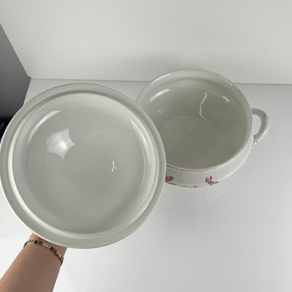 Sarreguemines tureen, "Fontange" model, red, 1918-1950