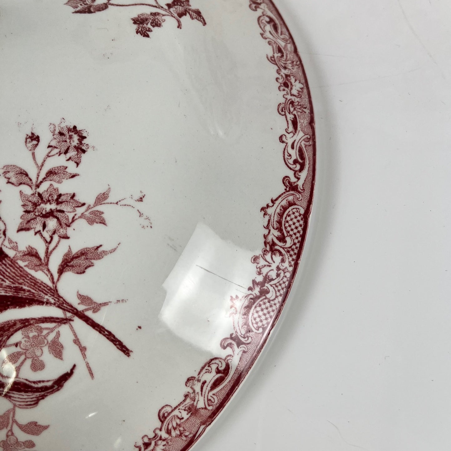 Sarreguemines tureen, "Fontange" model, red, 1918-1950