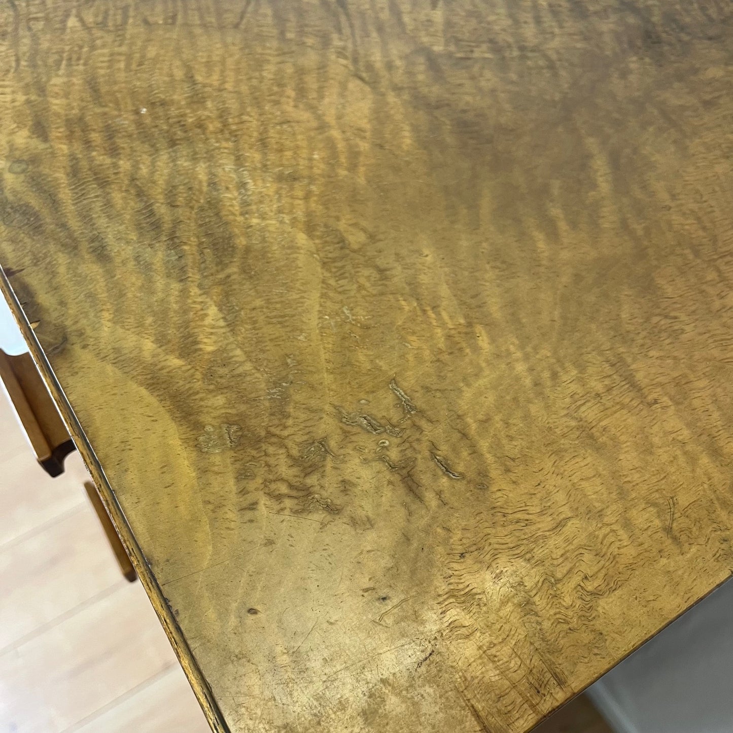 Rare Commode haute / semainier en noyer flammé art deco, 1930/1940