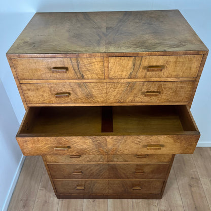 Rare Commode haute / semainier en noyer flammé art deco, 1930/1940