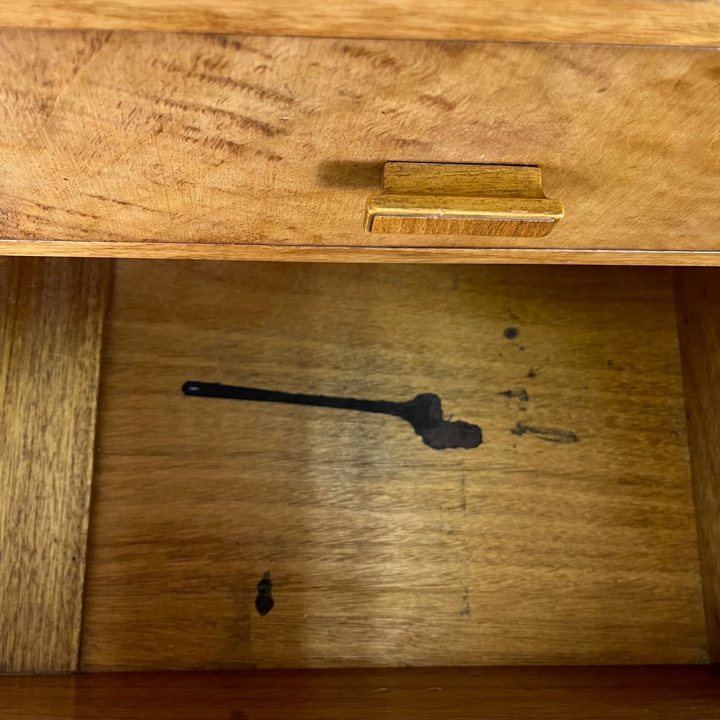 Rare Commode haute / semainier en noyer flammé art deco, 1930/1940
