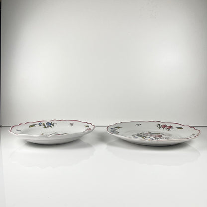 Set of 2 hand-painted ceramic dishes with flower pattern