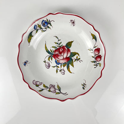 Set of 2 hand-painted ceramic dishes with flower pattern