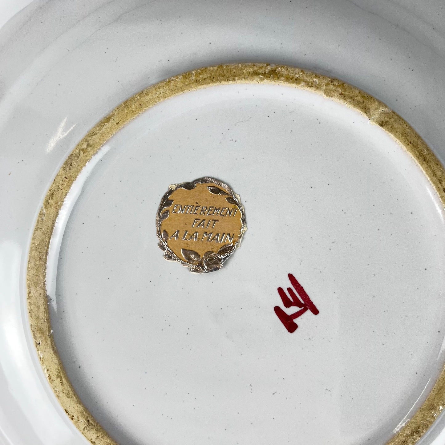 Set of 2 hand-painted ceramic dishes with flower pattern
