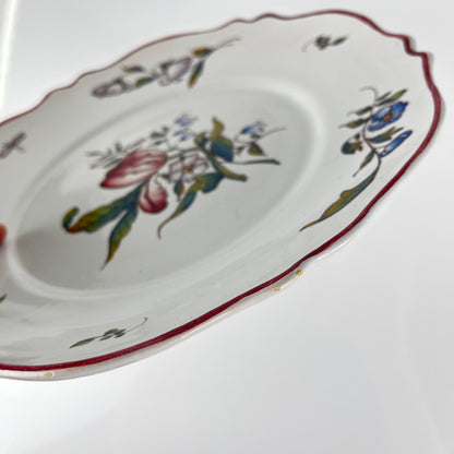 Set of 2 hand-painted ceramic dishes with flower pattern