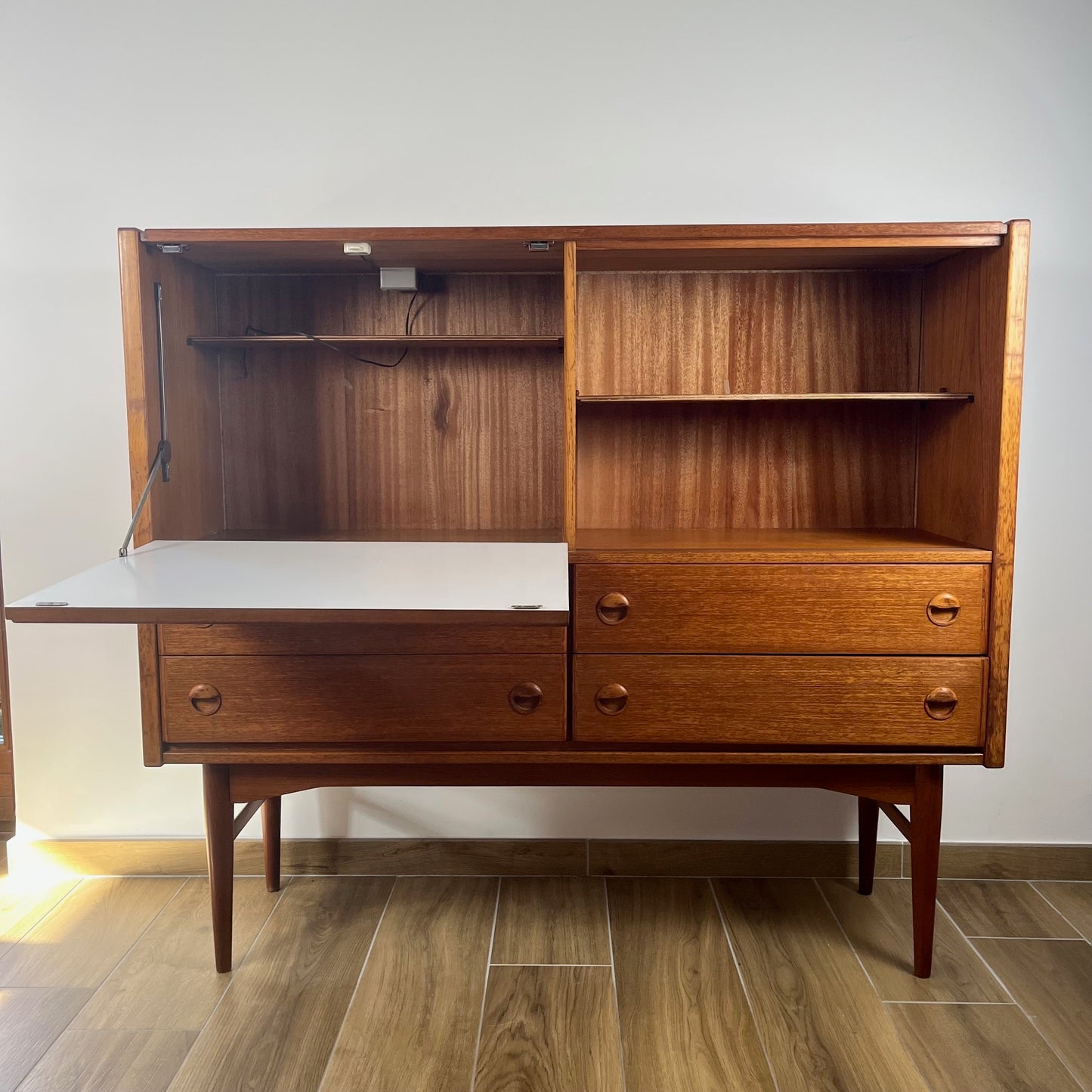 Buffet haut style scandinave en Teck, 1960