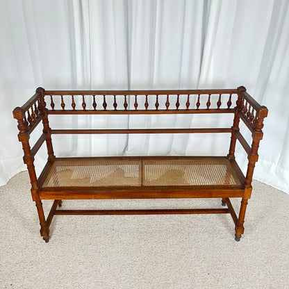 Banquette ancienne de style Louis XIII bois tourné cannage fin XIXe-début XXe