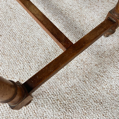 Banquette ancienne de style Louis XIII bois tourné cannage fin XIXe-début XXe