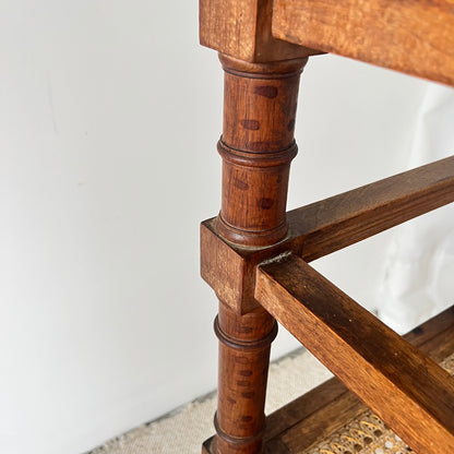 Banquette ancienne de style Louis XIII bois tourné cannage fin XIXe-début XXe