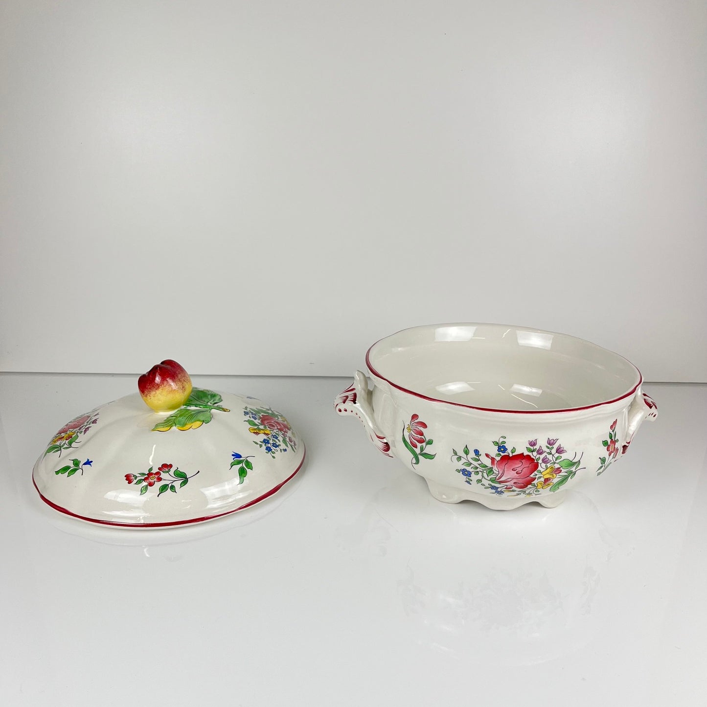 Petite Soupière KG Lunéville, modele "Réverbère" , motif rose