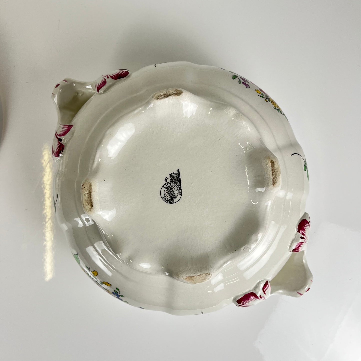 Petite Soupière KG Lunéville, modele "Réverbère" , motif rose