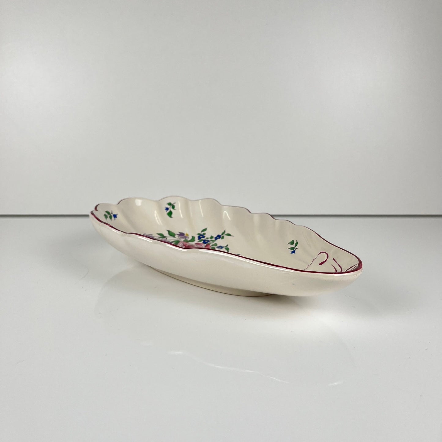 Ravier coquillage KG Lunéville, modele "Réverbère" , motif rose
