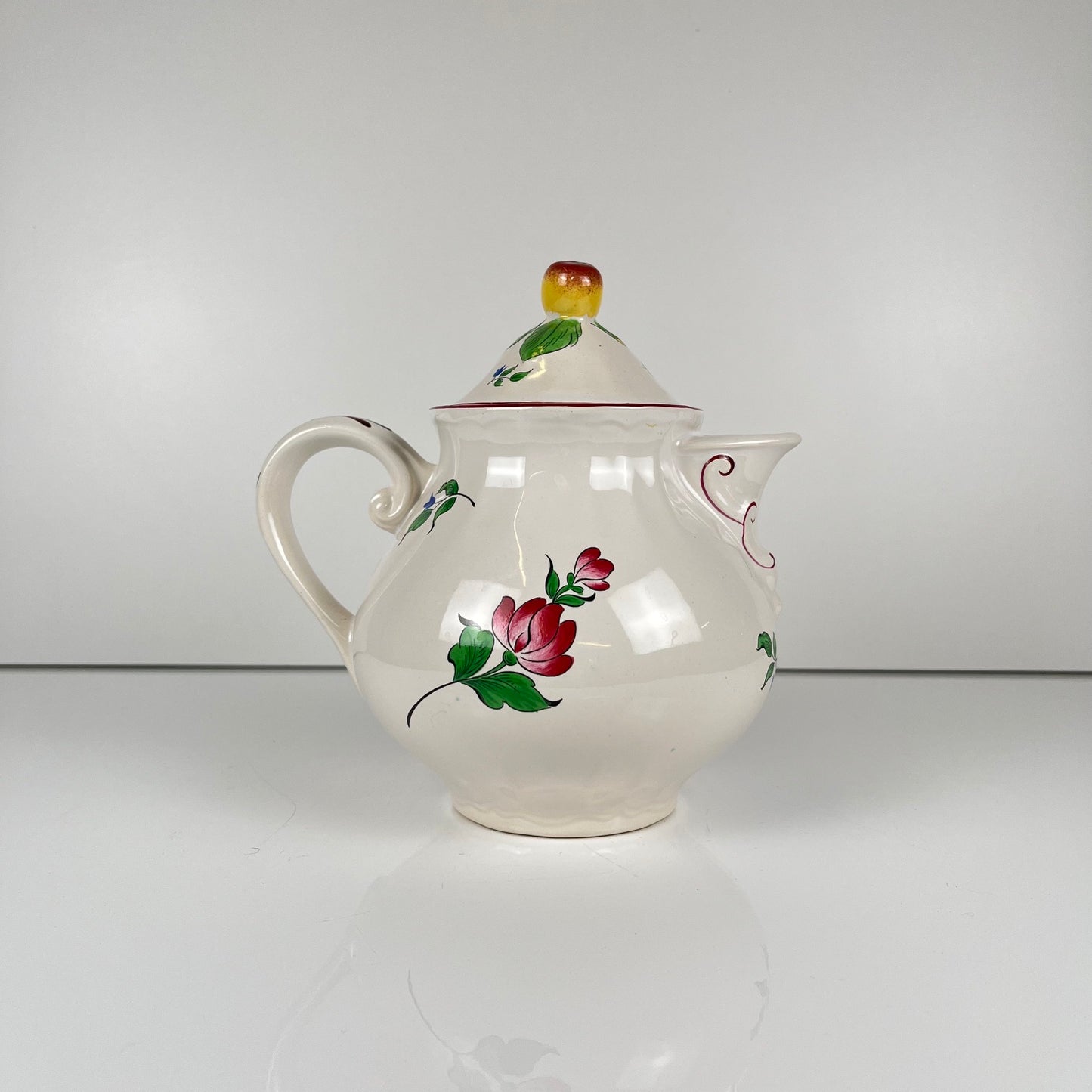 Petite théière KG Lunéville, modele "Réverbère" , motif tulipe