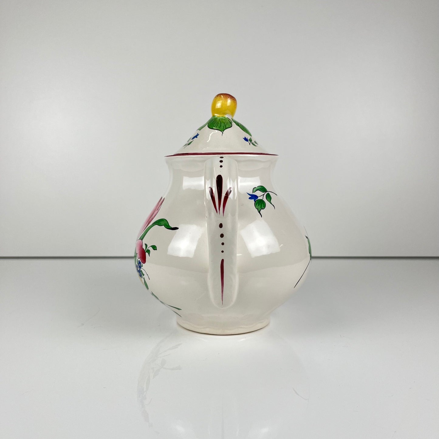 Petite théière KG Lunéville, modele "Réverbère" , motif tulipe