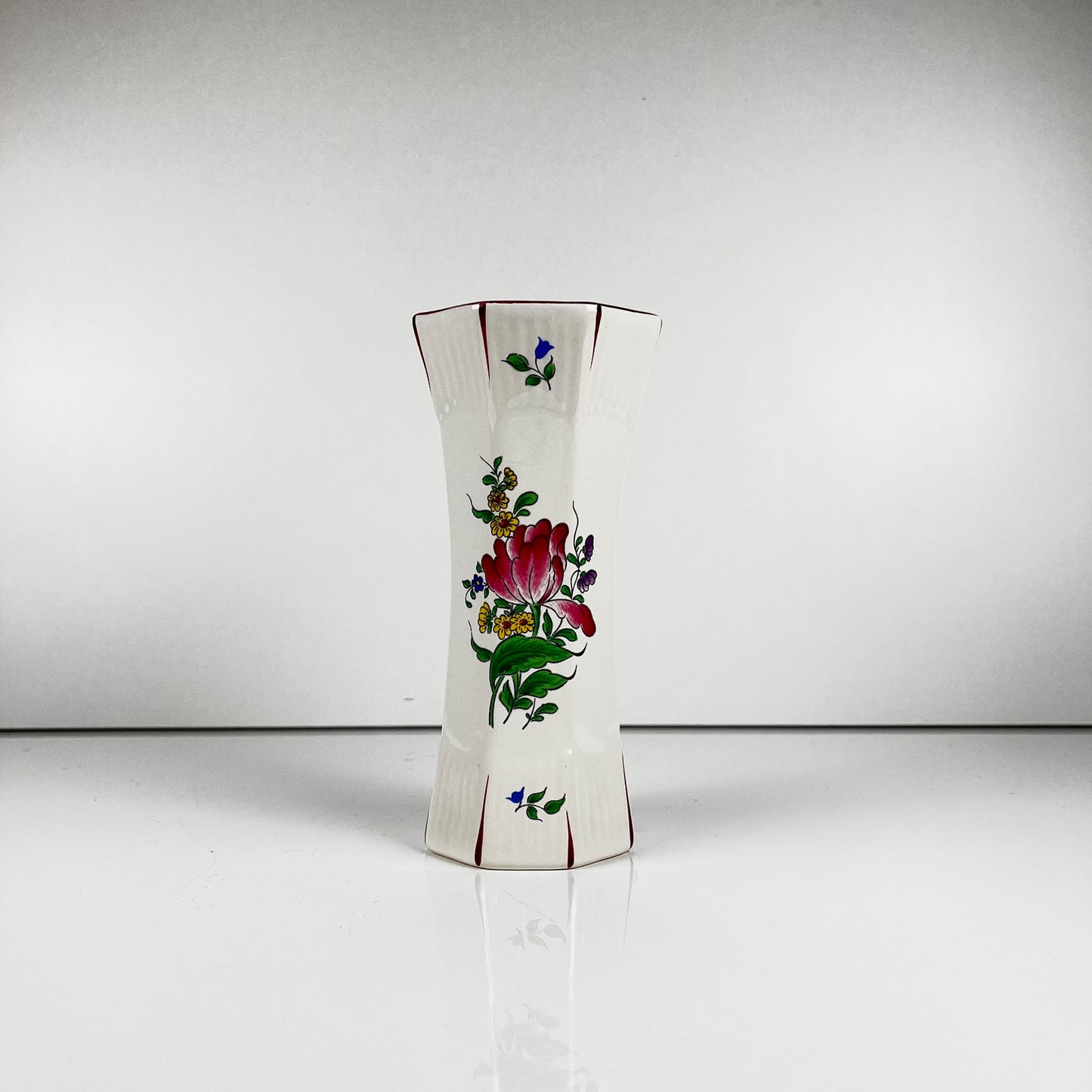 Petit vase tube KG Lunéville, modele "Réverbère"