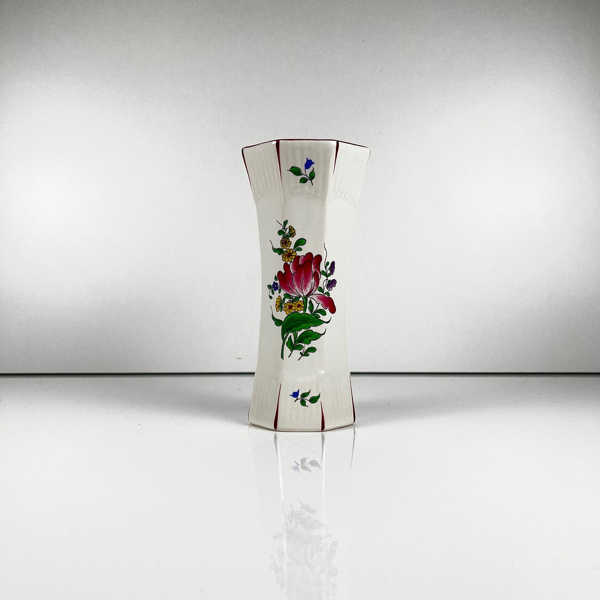 Petit vase tube KG Lunéville, modele "Réverbère"