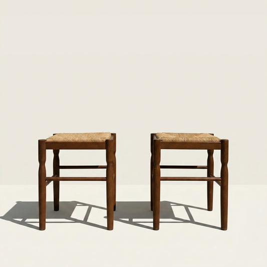 Paire de tabouret du XXème siècle en bois et assise paille