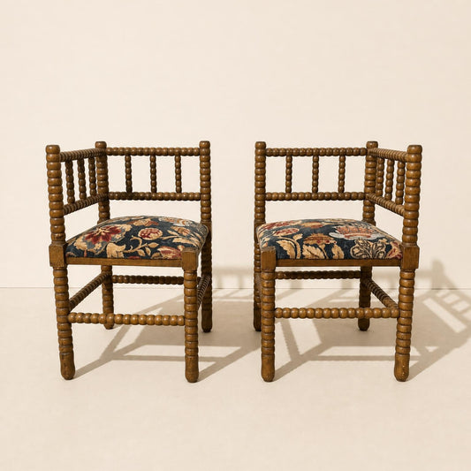 Duo de chaise d'angle en bois tourné Bobines et assise tissu, milieu XXeme
